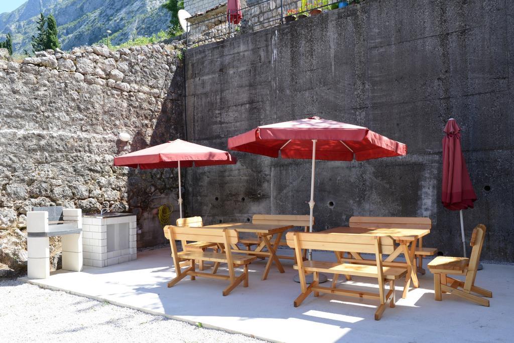 Apartments Ivanovic Kotor Zimmer foto